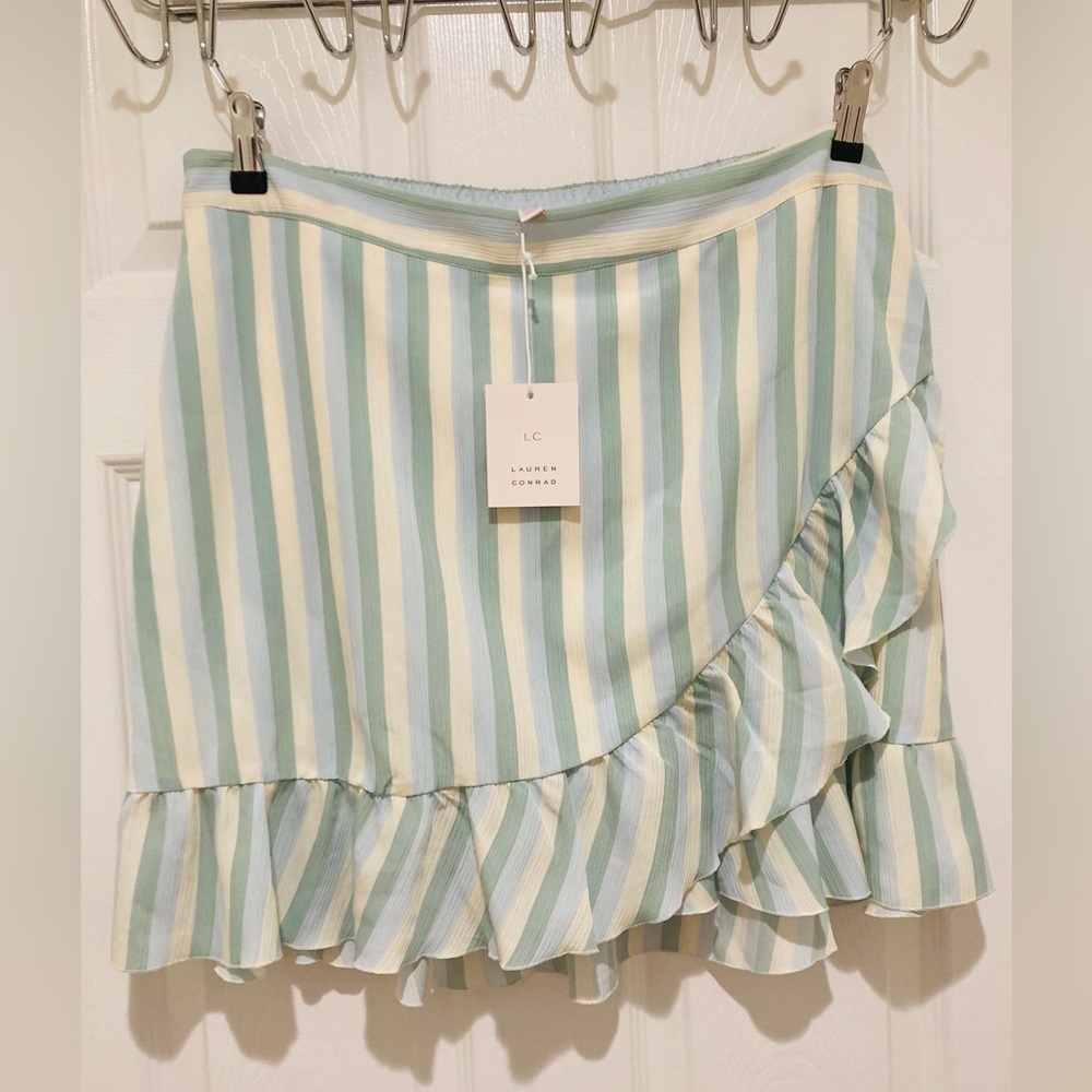 NWT LC Lauren Conrad SIZE XXL Striped Ruffle Skirt‎